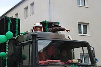 Bild: N&auml;rrinnen und Narren ziehen durch die Stadt (2)