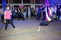 Bild: Bei der Party stand man Kopf