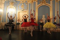 Bild: Das Tanzstudio Radeva verzauberte das Publikum im Blauen Saal