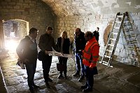 Bild: Besuch im Keller
