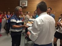Bild: Ehrung beim Pokalfinale: Lutz Kurth und SVC-Frauen erhalten Auszeichnung