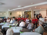 Bild: Ostereiersuche im Rolandhaus
