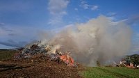 Bild: Zwei Osterfeuer in Neustadt