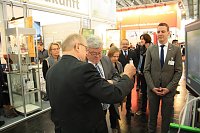 EU Abgeordneter Reinhard Bütikofer informierte sich am Stand der Hochschule Nordhausen Bild: EU Abgeordneter Reinhard Bütikofer informierte sich am Stand der Hochschule Nordhausen