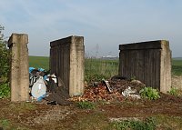 Illegale Entsorgung am Wanderweg Bild: Illegale Entsorgung am Wanderweg