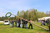 Bild: Maibaumsetzen in W&uuml;lfngerode