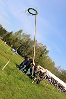 Bild: Maibaumsetzen in W&uuml;lfngerode