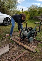 Vereint voran beim Bau eines Pontons Bild: Vereint voran beim Bau eines Pontons