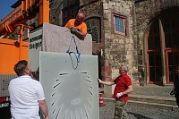 Bild: Neue Sonnenuhr angebracht