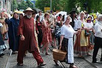 Bild: Festumzug zum 1090. Geburtstag der Rolandstadt
