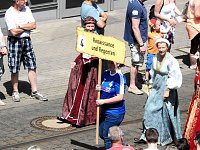 Bild: Festumzug aus einer etwas anderen Perspektive