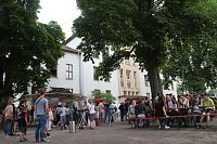 Bye, bye Oberstufe - den Beginn der Sanierung am Humboldt-Gymnasium wurde heute ausgiebig gefeiert Bild: Bye, bye Oberstufe - den Beginn der Sanierung am Humboldt-Gymnasium wurde heute ausgiebig gefeiert