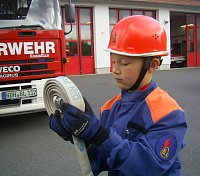 auf dem Gelände der Freiwilligen Feuerwehr Bleicherode stellten sich die Kinder der Prüfung des Leistungsabzeichens der Thüringer Jugendfeuerwehr f Bild: auf dem Gelände der Freiwilligen Feuerwehr Bleicherode stellten sich die Kinder der Prüfung des Leistungsabzeichens der Thüringer Jugendfeuerwehr f