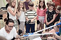 Bild: Auf die richtige Tonne kommt es an - das haben die Kinder der evangelischen Grundschule diese Woche gelernt