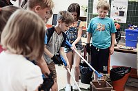 Bild: Auf die richtige Tonne kommt es an - das haben die Kinder der evangelischen Grundschule diese Woche gelernt