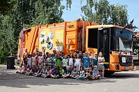 Bild: Auf die richtige Tonne kommt es an - das haben die Kinder der evangelischen Grundschule diese Woche gelernt