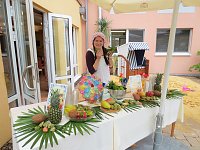 An der Cocktailbar gab‘s Caipirinha und Pina Colada – wer unbedingt wollte, auch ohne Alkohol, aber in jedem Fall mit Schirmchen. Bild: An der Cocktailbar gab‘s Caipirinha und Pina Colada – wer unbedingt wollte, auch ohne Alkohol, aber in jedem Fall mit Schirmchen.