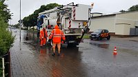 Bild: Stra&szlig;e an der Salza ist &uuml;berflutet