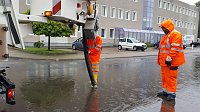 Bild: Stra&szlig;e an der Salza ist &uuml;berflutet