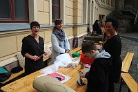 Bild: Kunst f&uuml;r alle! - beim diesj&auml;hrigen Kunstfest durfte man auch Wahlplakate verunstalten