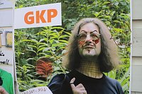Bild: Kunst f&uuml;r alle! - beim diesj&auml;hrigen Kunstfest durfte man auch Wahlplakate verunstalten