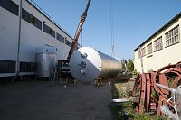 Bild: Zwei gro&szlig;e Treber-Silos gehen auf die Reise