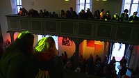 Bild: Junge Christen &uuml;bernehmen in der Altendorfer Kirche