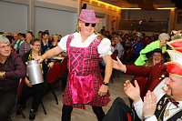 Bild: Ausgelassene Stimmung in der Festhalle