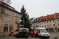 Bild: Weihnachtsbaum vor dem Nordh&auml;user Rathaus