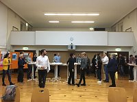 Bild: Thomas Rzepus als Mitorganisator begleitet den Workshop von Marcus Funk
