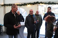 Bild: Weihnachtsmarkt und Eislaufbahn er&ouml;ffnet
