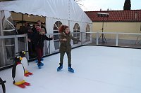 Bild: Weihnachtsmarkt und Eislaufbahn er&ouml;ffnet