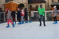 Bild: Weihnachtsmarkt und Eislaufbahn er&ouml;ffnet