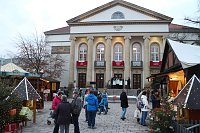 Bild: Weihnachtsmarkt und Eislaufbahn er&ouml;ffnet