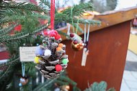 Bild: Weihnachtsmarkt und Eislaufbahn er&ouml;ffnet