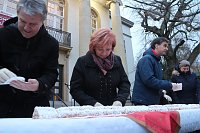 Bild: Weihnachtsmarkt und Eislaufbahn er&ouml;ffnet