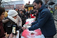 Bild: Weihnachtsmarkt und Eislaufbahn er&ouml;ffnet