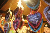 Bild: Weihnachtsmarkt und Eislaufbahn er&ouml;ffnet