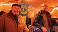 Bild: Weihnachtsmarkt und Eislaufbahn er&ouml;ffnet