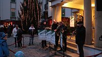 Bild: Weihnachtsmarkt und Eislaufbahn er&ouml;ffnet