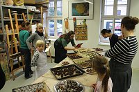 Bild: Backen, Basteln, B&auml;ume schm&uuml;cken - an der Jugendkunstschule und im Weltladen konnte man das heute selbst machen