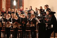 Bild: Alte Tradition neu belebt - Konzert des Kinder-, und Jugendchores zur Weihnachtszeit