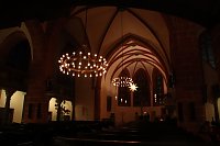 Bild: Am Theater und an der Kirche