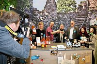 Erste Besucher in der Thüringer Halle Bild: Erste Besucher in der Thüringer Halle