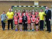 Bild: Handballerinnen der E-Jugend erhielten neue Spielkleidung