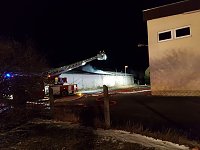 Bild: Feuer auf dem Gel&auml;nde des ehemaligen Schlachthofes. Hier brannte vor Monaten bereits ein Wohnwagen.
