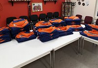 Neue Jacken für den Feuerwehr-Nachwuchs... Bild: Neue Jacken für den Feuerwehr-Nachwuchs...