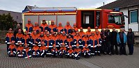 Neue Jacken für den Feuerwehr-Nachwuchs... Bild: Neue Jacken für den Feuerwehr-Nachwuchs...