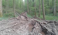Bei Fronderode: Vermüllt und zerfahren Bild: Bei Fronderode: Vermüllt und zerfahren