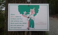 Bei Fronderode: Vermüllt und zerfahren Bild: Bei Fronderode: Vermüllt und zerfahren